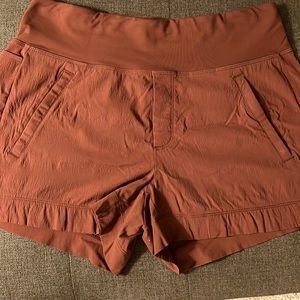 Athleta Trekkie North Short Size 6